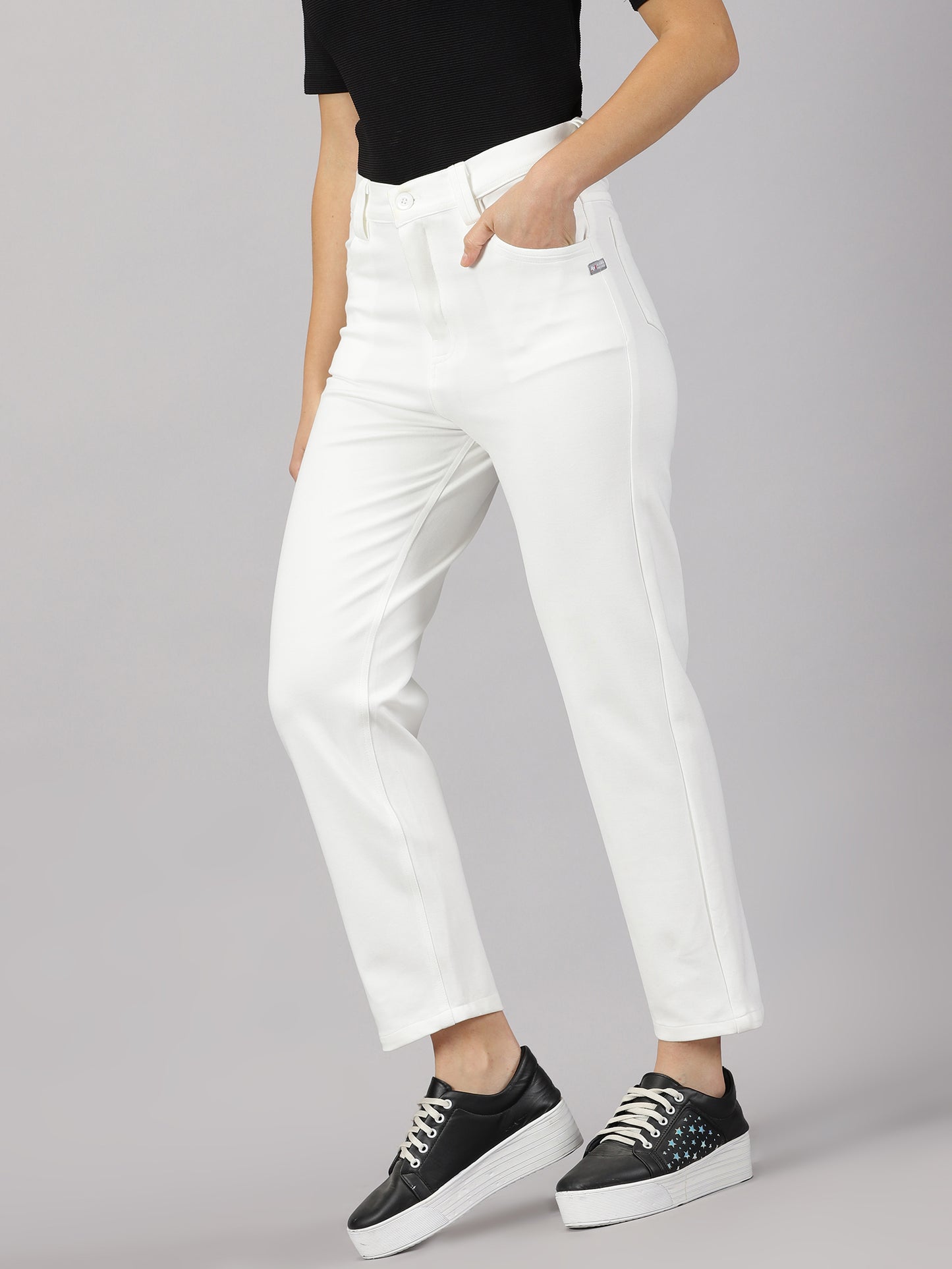 White solid four pocket stretchable trousers