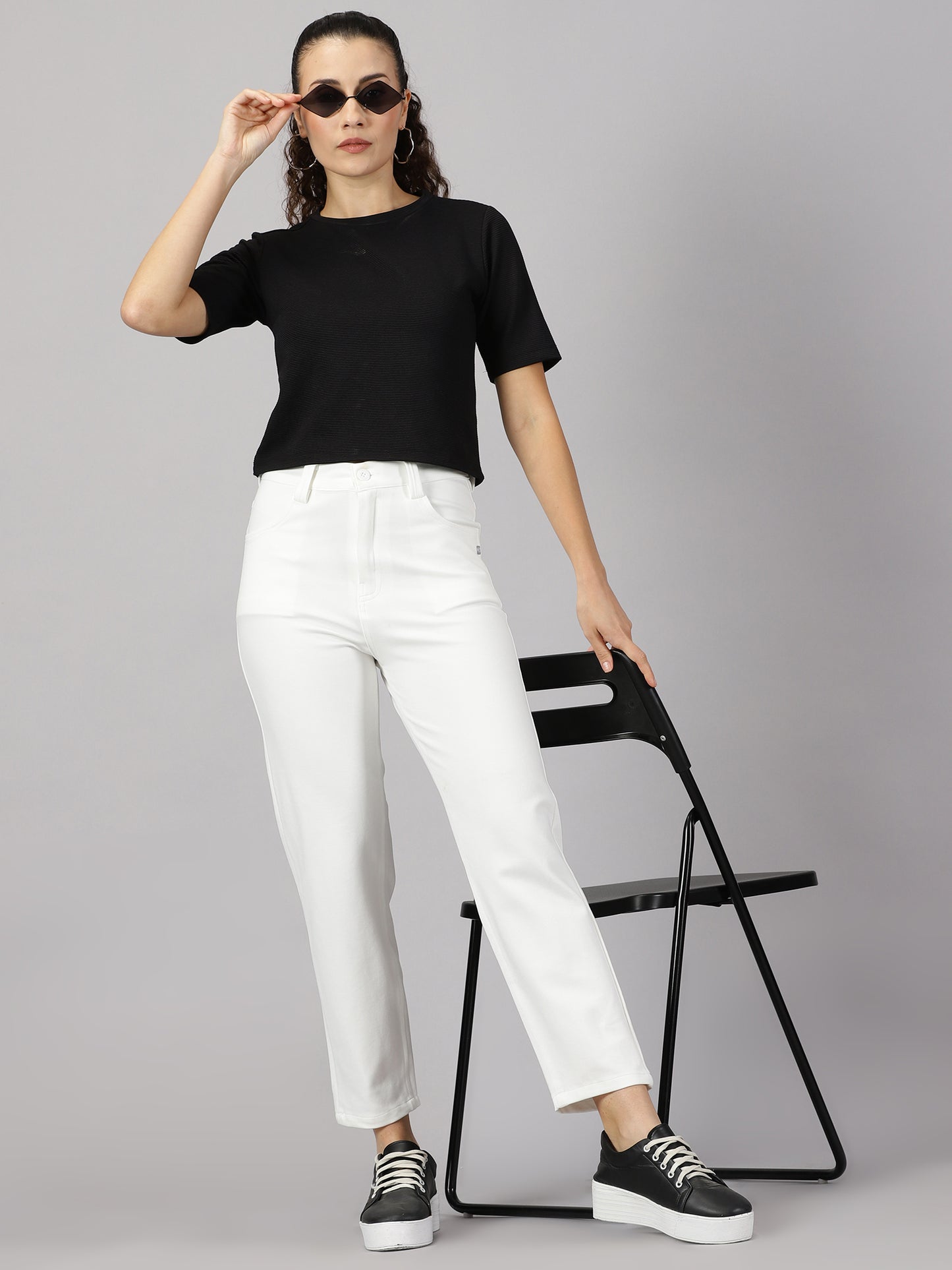 White solid four pocket stretchable trousers