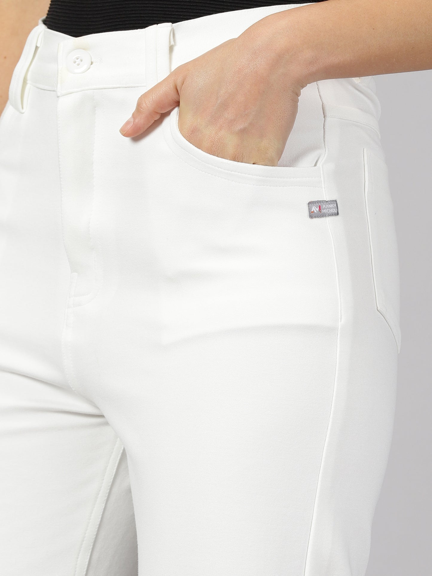 White solid four pocket stretchable trousers